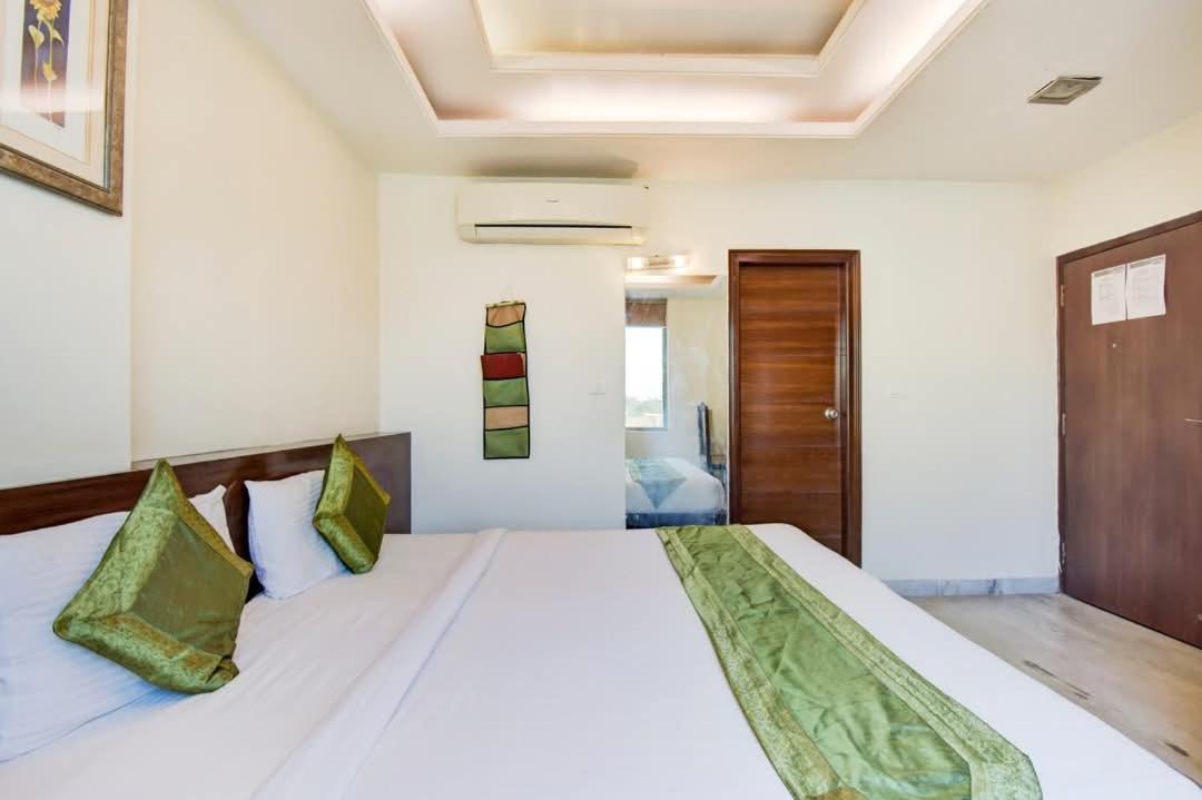 Hotel Sky Heights Divisione di Divisione di Jaipur Camera foto